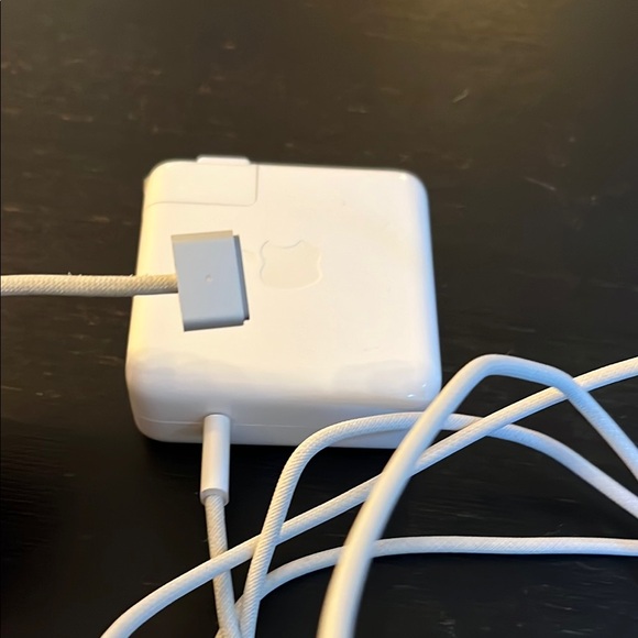 Apple 67W USB-C Power Adapter - Picture 2 of 2